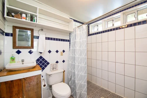 Shared Room - Image 4