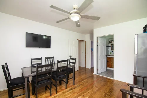 Shared Room - Image 3